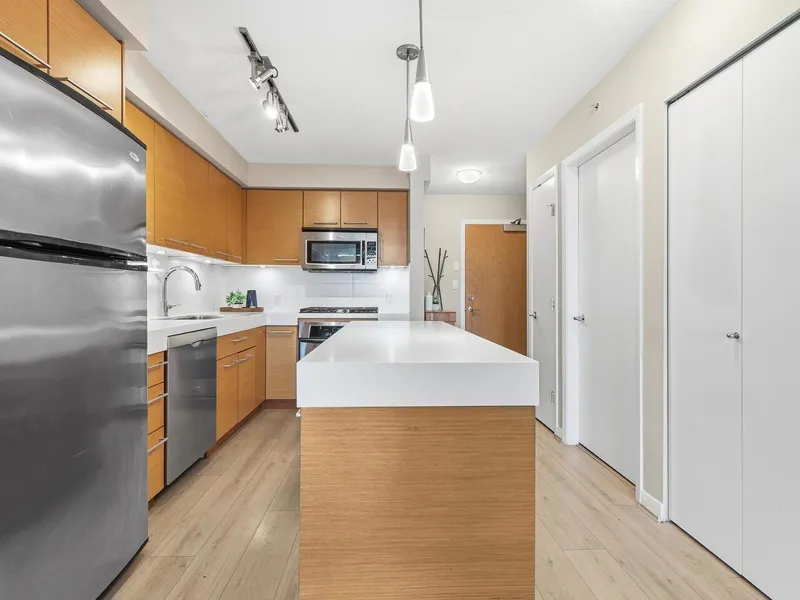 607 2770 SOPHIA STREET - photo 2 of 25