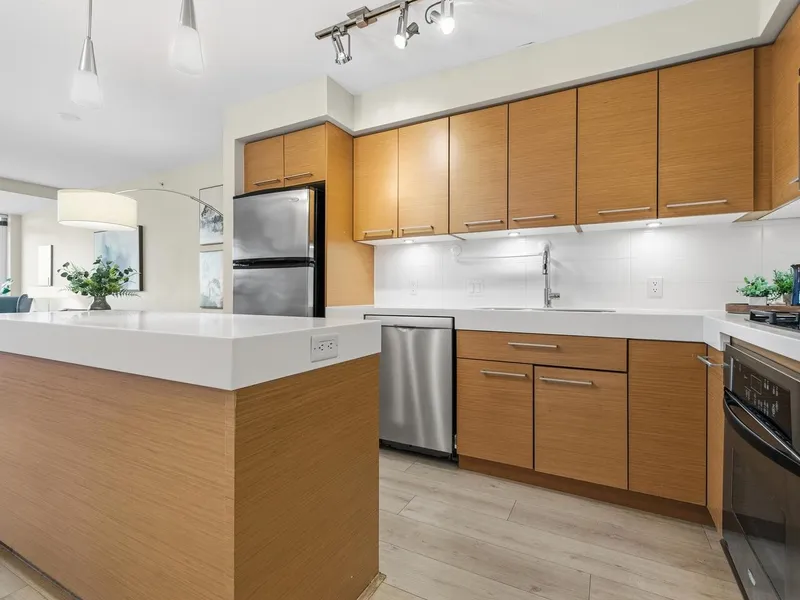 607 2770 SOPHIA STREET - photo 3 of 25