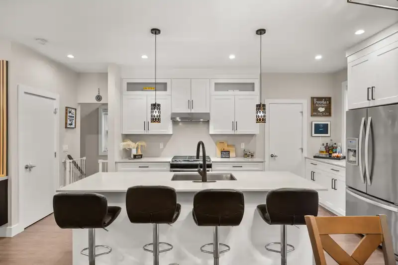 11 19501 74 AVENUE - photo 3 of 40