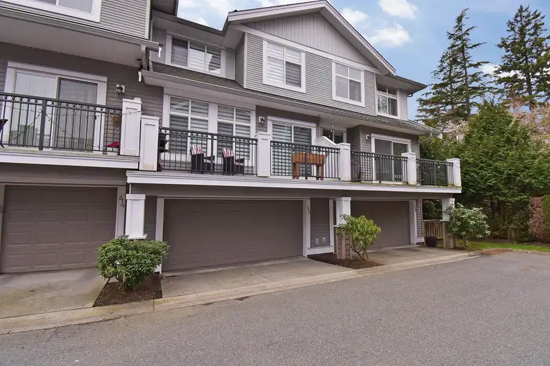 45 20449 66 AVENUE - photo 1 of 30