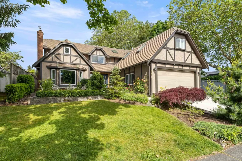 643 GOLDENROD BOULEVARD - photo 1 of 25