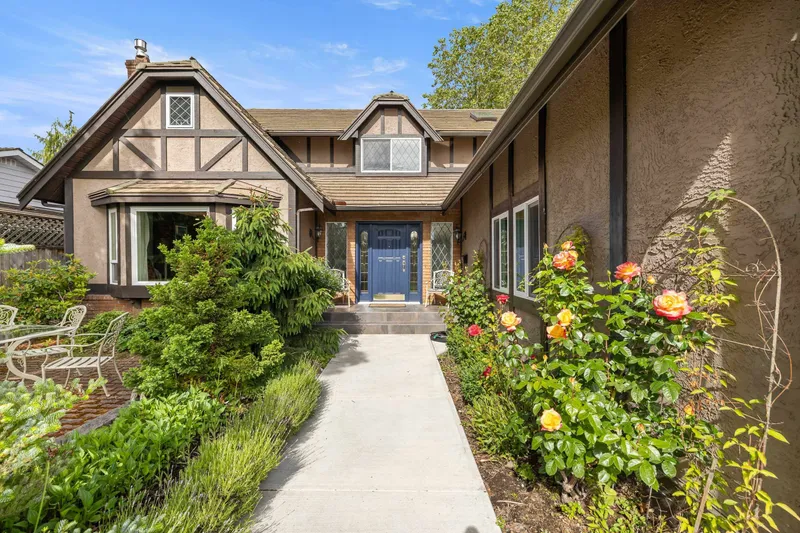 643 GOLDENROD BOULEVARD - photo 2 of 25