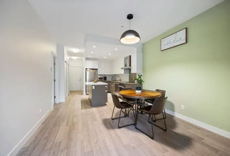 209 3399 NOEL DRIVE - photo 4 of 40