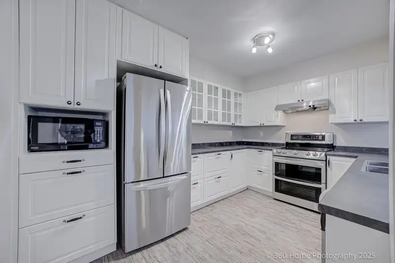 109 219 BEGIN STREET - photo 3 of 28