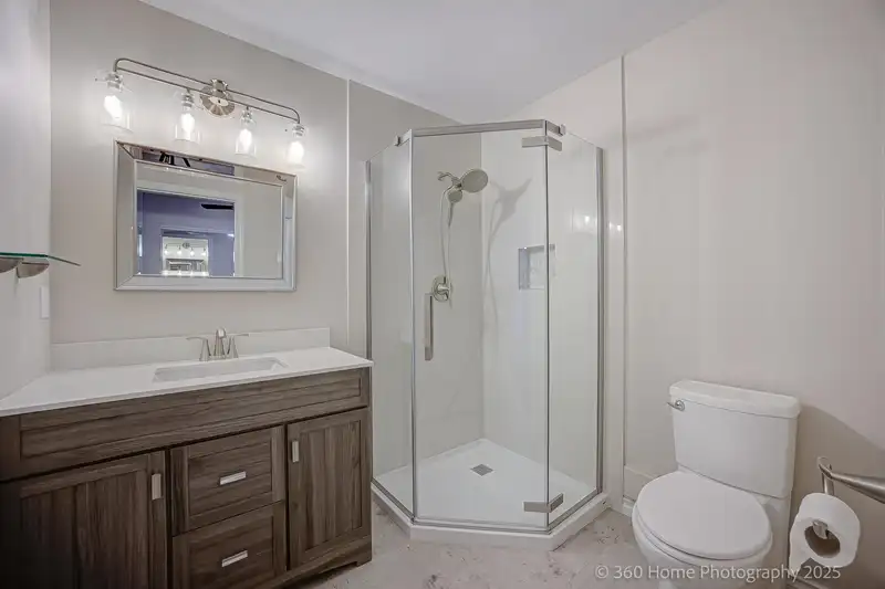 109 219 BEGIN STREET - photo 4 of 28