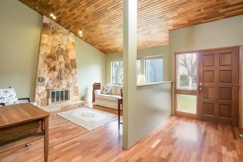 10139 LAWSON DRIVE - photo 4 of 29