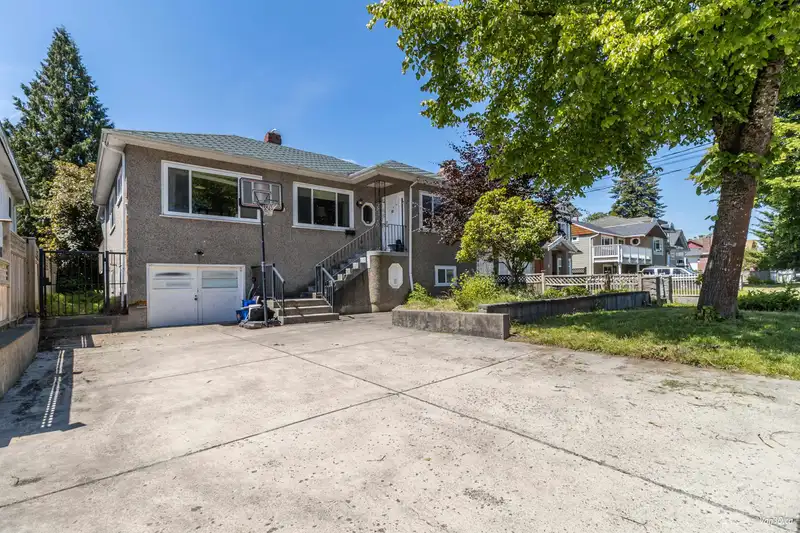 6819 LINDEN AVENUE - photo 3 of 28
