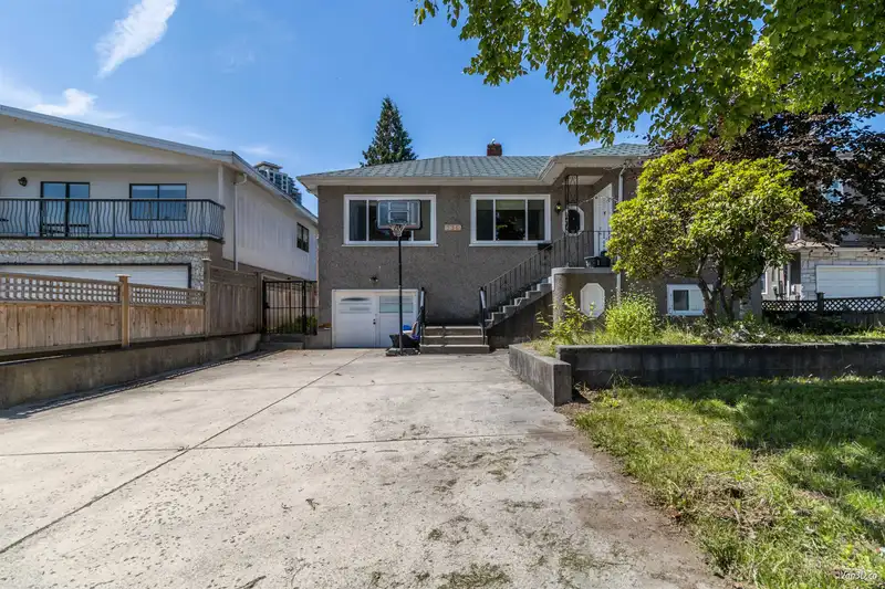 6819 LINDEN AVENUE - photo 4 of 28