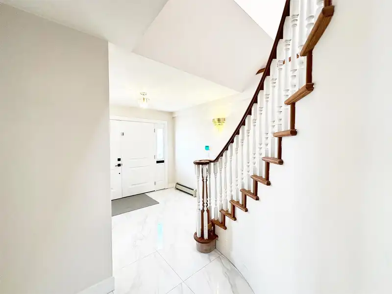 7674 HILDA STREET - photo 3 of 18