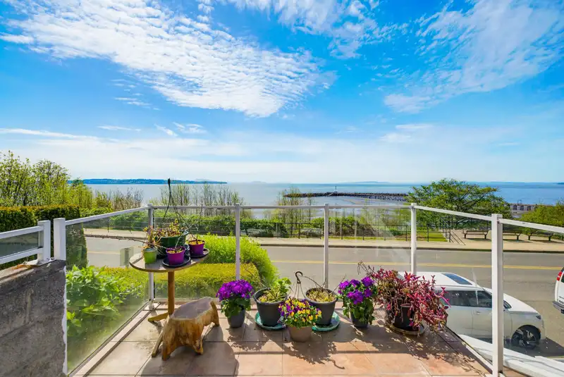 105 15165 MARINE DRIVE - photo 3 of 35