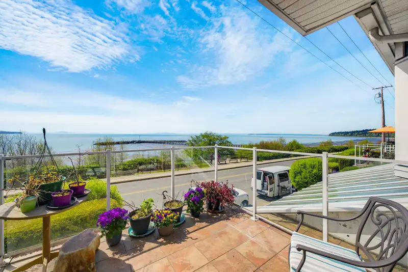 105 15165 MARINE DRIVE - photo 4 of 35