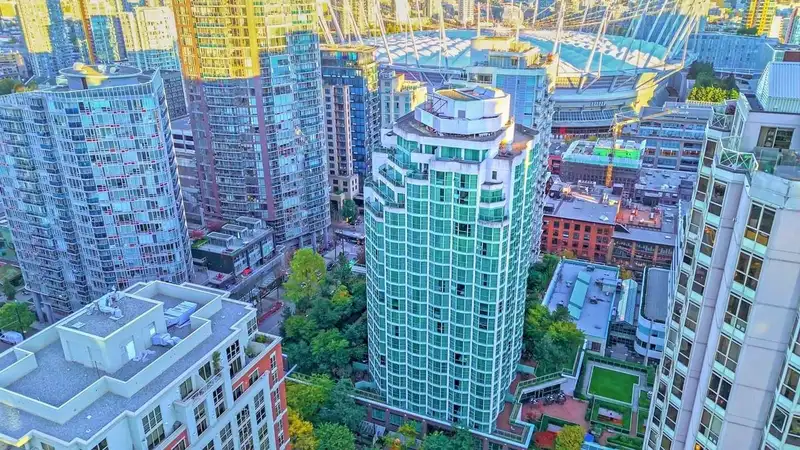 1808 838 HAMILTON STREET - photo 1 of 18