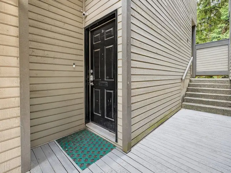 5805 MAYVIEW CIRCLE - photo 3 of 37