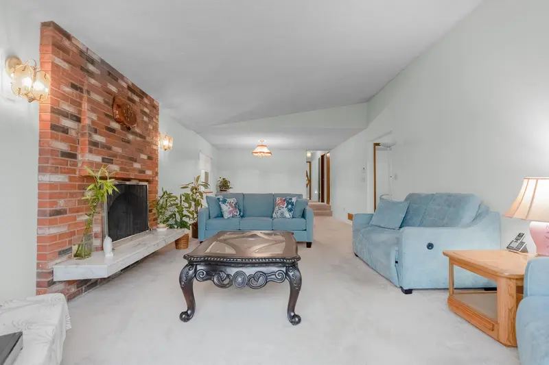 5486 MANOR STREET - photo 3 of 25