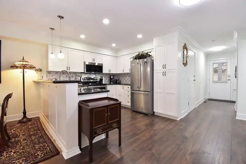 131 12040 68 AVENUE - photo 1 of 24