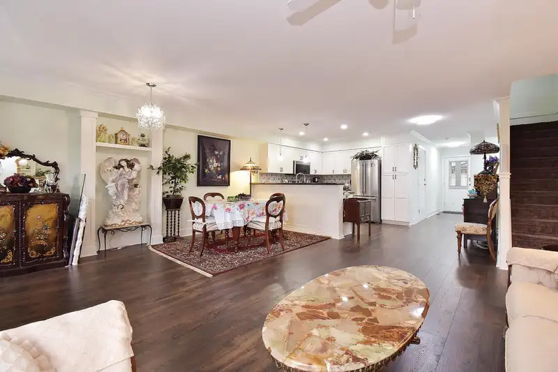 131 12040 68 AVENUE - photo 3 of 24