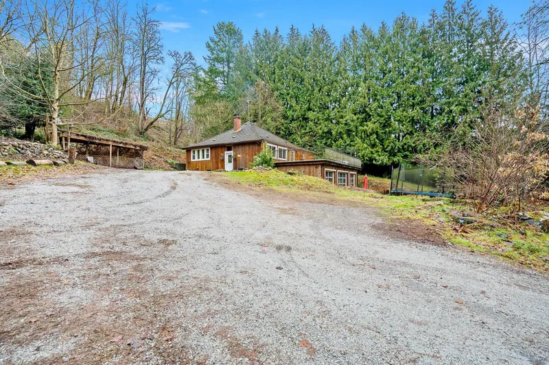 25745 LOUGHEED HIGHWAY - photo 2 of 23