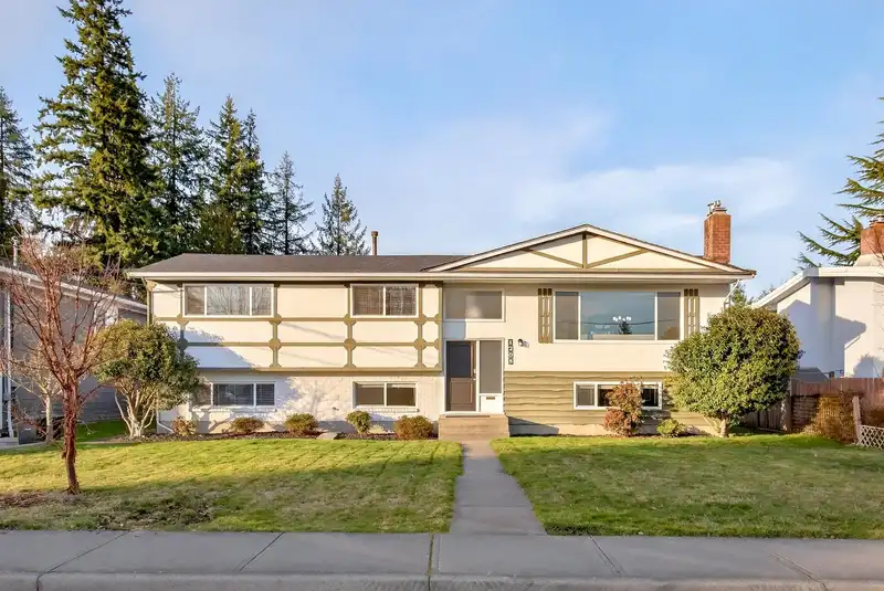 1205 BRISBANE AVENUE - photo 1 of 40