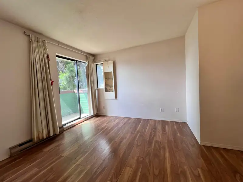 104 2159 WALL STREET - photo 3 of 11
