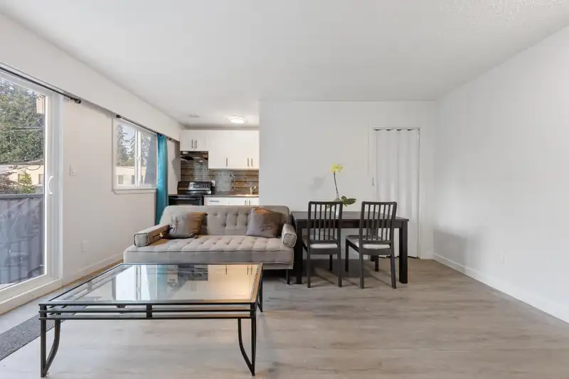 20 21555 DEWDNEY TRUNK ROAD - photo 3 of 26