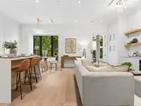 1 878 E 37TH AVENUE - thumbnail 2