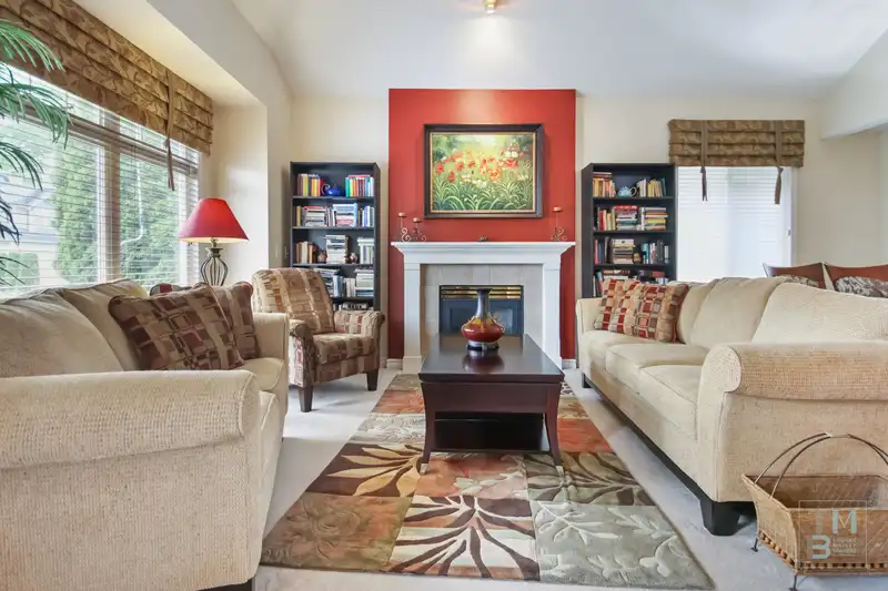 22343 50 AVENUE - photo 4 of 40