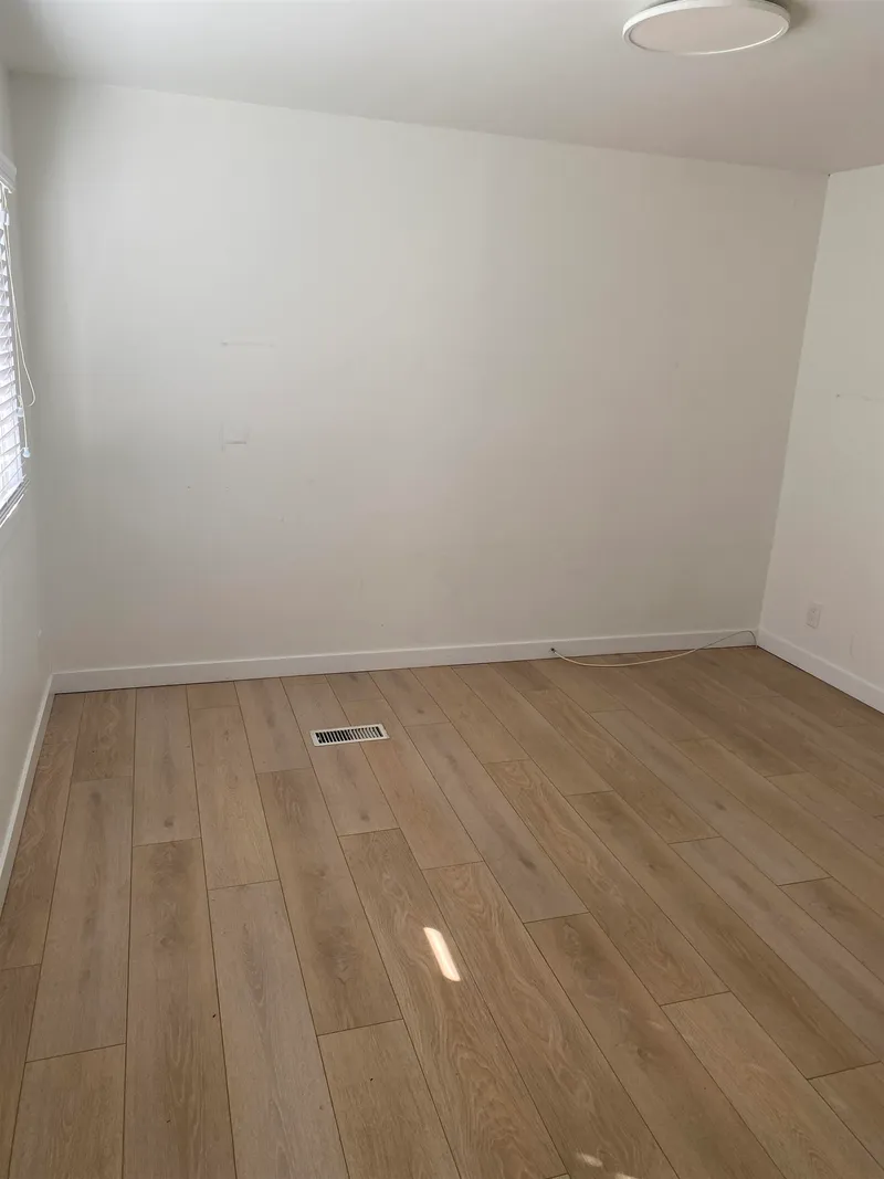 235 1840 160 STREET - photo 3 of 12