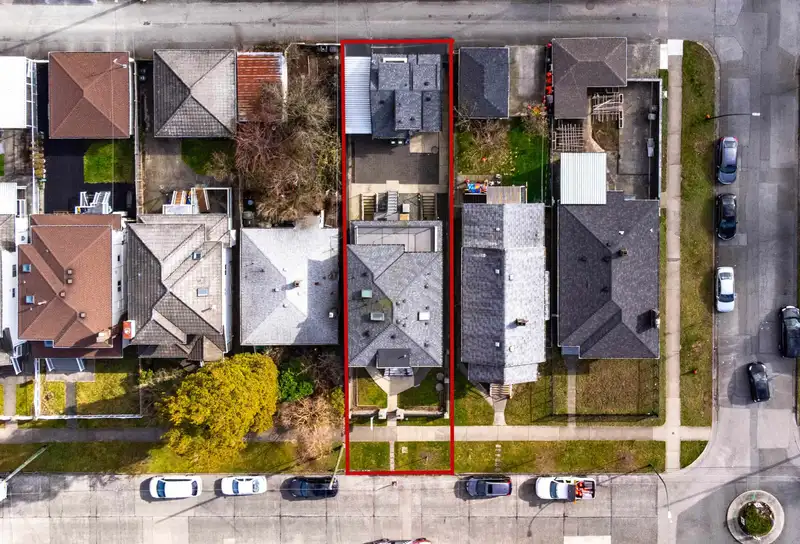6182 COMMERCIAL STREET - photo 4 of 37