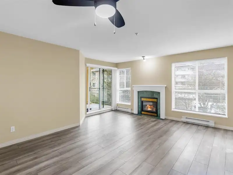 215 13727 74 AVENUE - photo 2 of 34