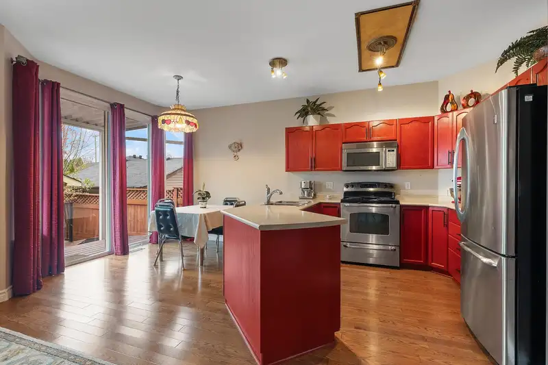 6555 184A STREET - photo 2 of 38