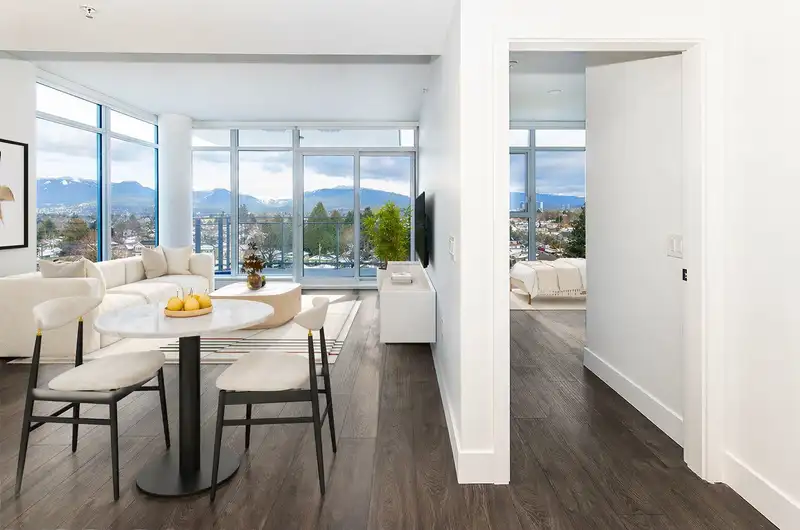 808 2435 KINGSWAY STREET - photo 3 of 25