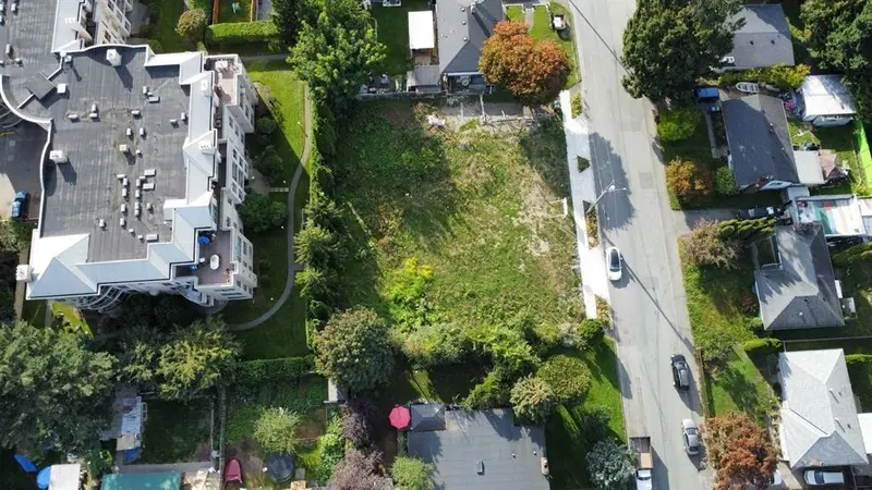 33730 MAYFAIR AVENUE - photo 2 of 5