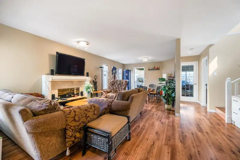 30 10000 FISHER GATE - photo 2 of 23