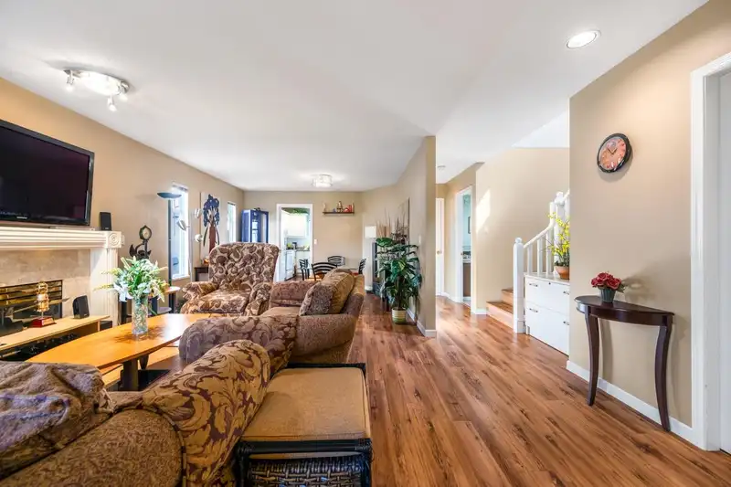 30 10000 FISHER GATE - photo 4 of 23