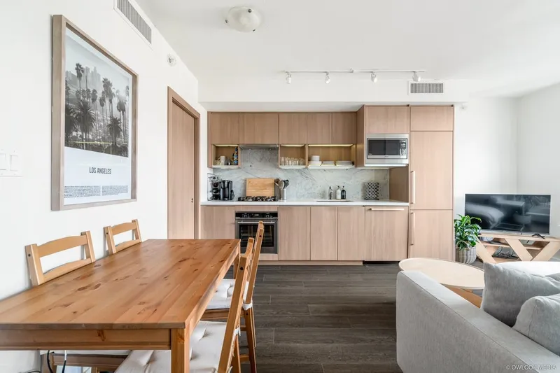 1523 68 SMITHE STREET - photo 4 of 24