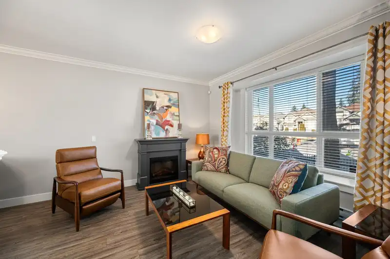 13 9077 150TH STREET - photo 3 of 38