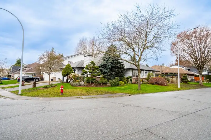 6167 189 STREET - photo 3 of 35