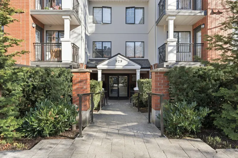 107 929 W 16TH AVENUE - photo 1 of 25