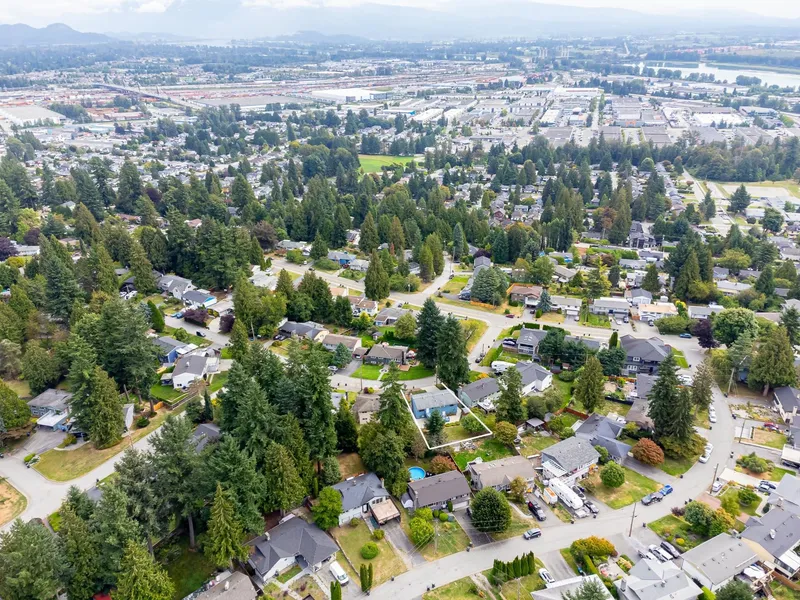 1626 OUGHTON DRIVE - photo 3 of 25