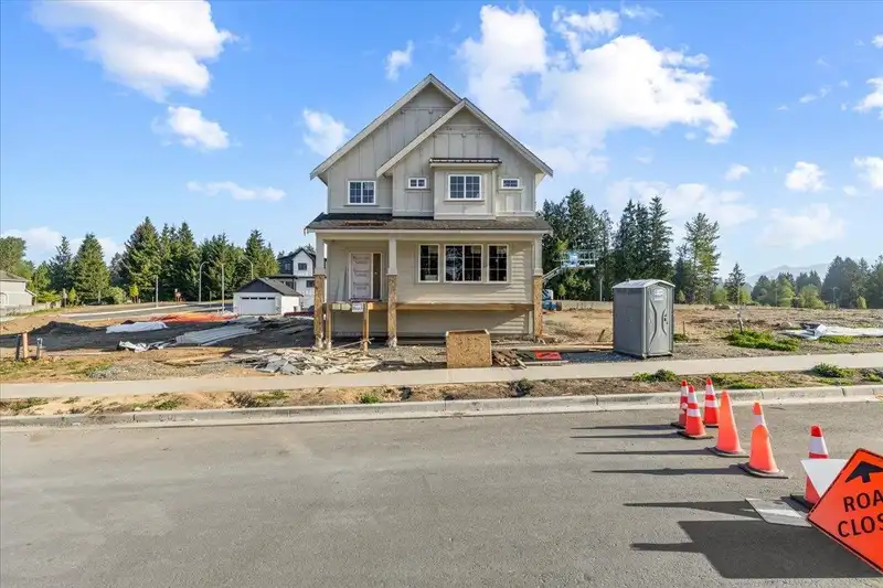 33189 PINCHBECK AVENUE - photo 1 of 20