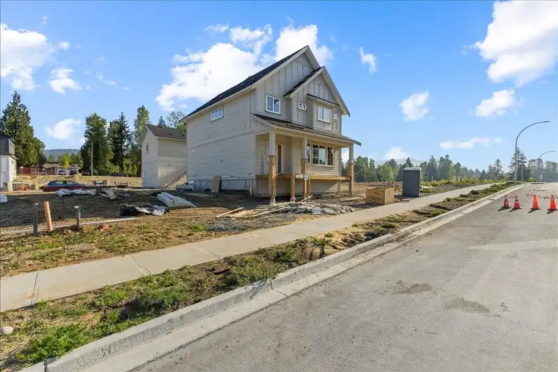 33189 PINCHBECK AVENUE - photo 2 of 20