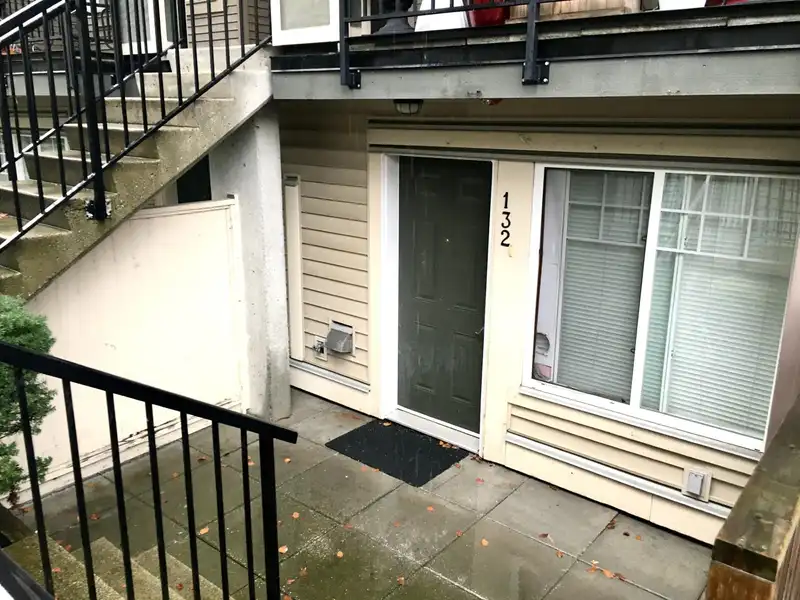 132 13958 108 AVENUE - photo 2 of 17