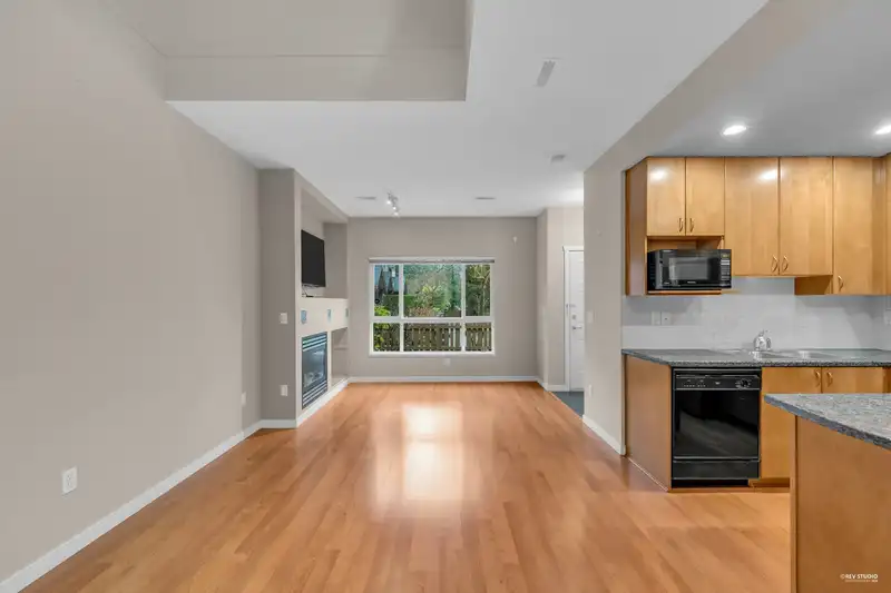 53 7733 HEATHER STREET - photo 3 of 33