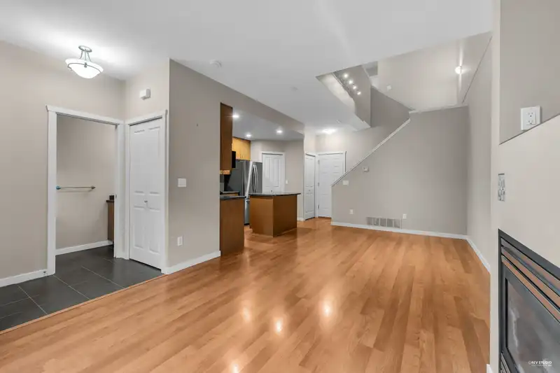 53 7733 HEATHER STREET - photo 4 of 33