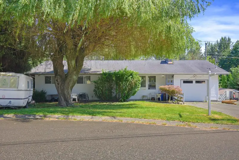34828 BRIENT STREET - photo 2 of 37