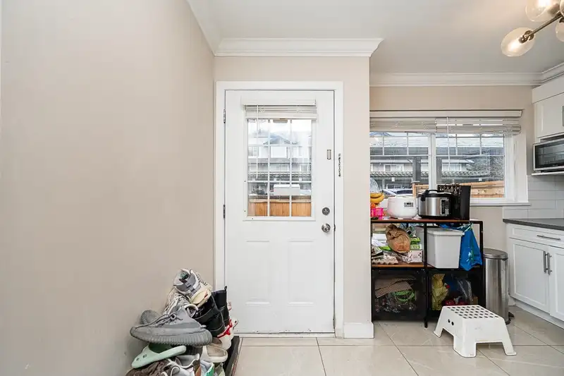 1 10282 132 STREET - photo 4 of 26