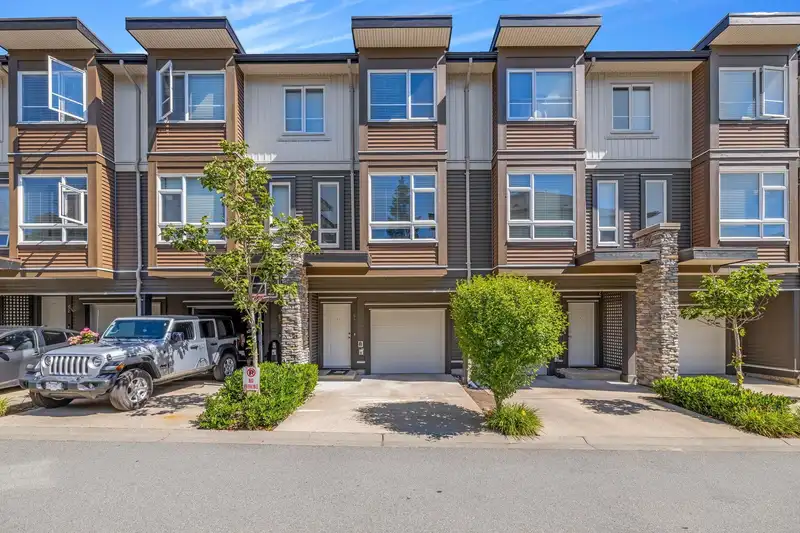 64 5888 144 STREET - photo 1 of 33