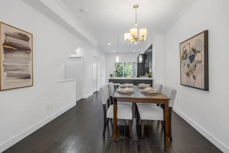 64 5888 144 STREET - photo 3 of 33