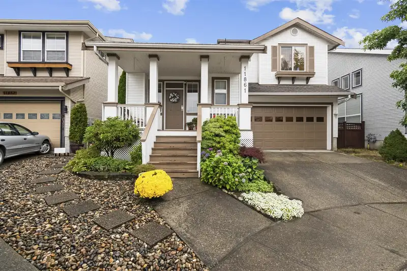 11861 ORCHARD LANE - photo 1 of 40