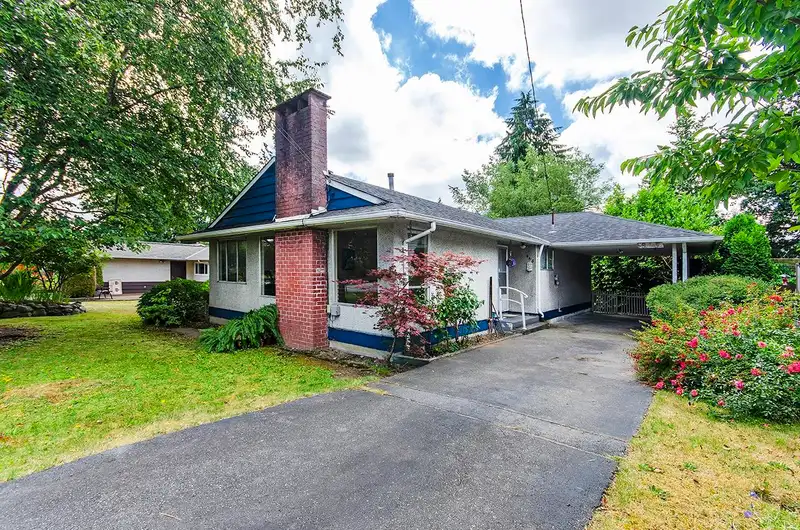 945 CAITHNESS CRESCENT - photo 1 of 27